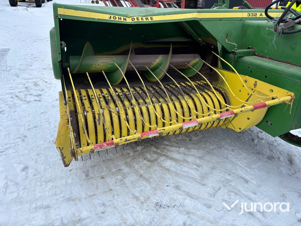 Hårdpress + Kastare - John Deere, 332A