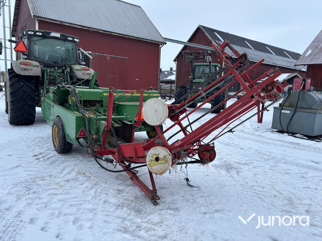 Hårdpress + Kastare - John Deere, 332A