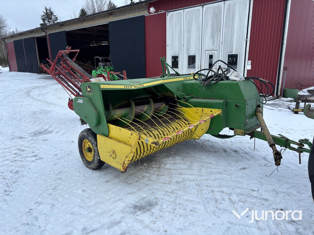 Hårdpress + Kastare - John Deere, 332A