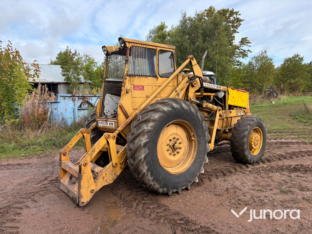 Baklastare Volvo BM LM 840 med skopa