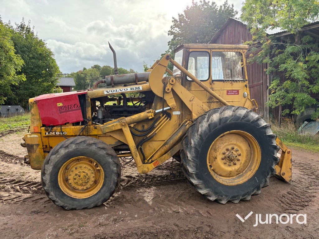 Baklastare Volvo BM LM 840 med skopa