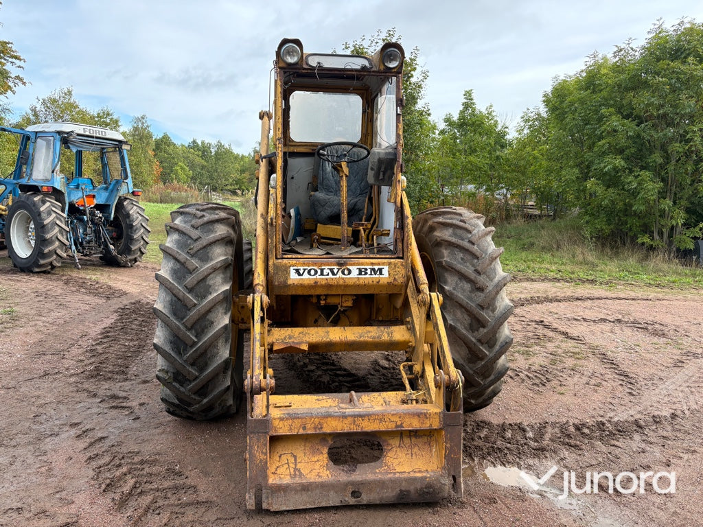 Baklastare Volvo BM LM 840 med skopa
