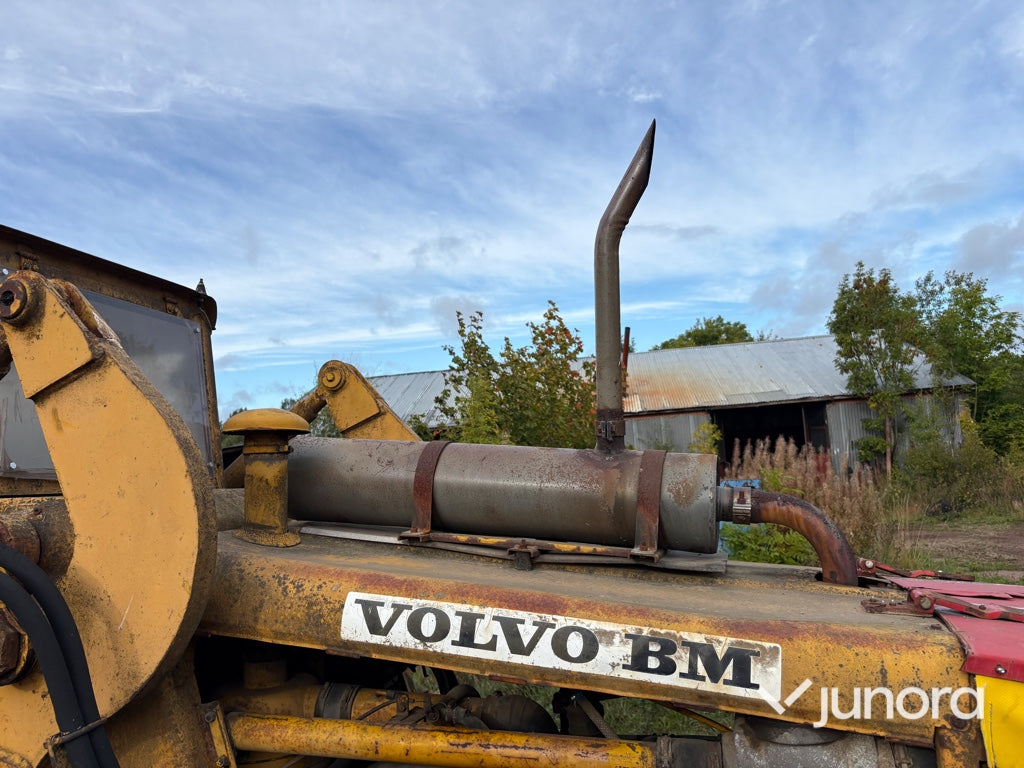 Baklastare Volvo BM LM 840 med skopa