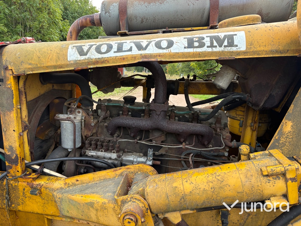 Baklastare Volvo BM LM 840 med skopa