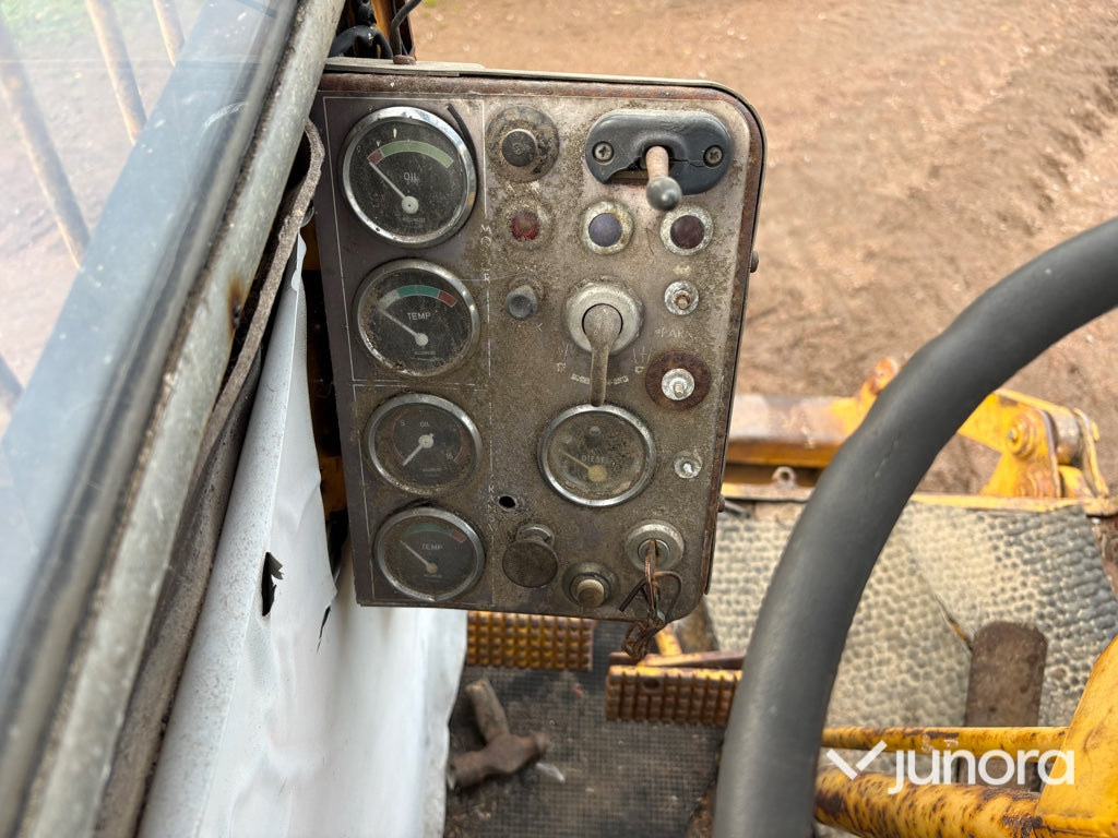 Baklastare Volvo BM LM 840 med skopa