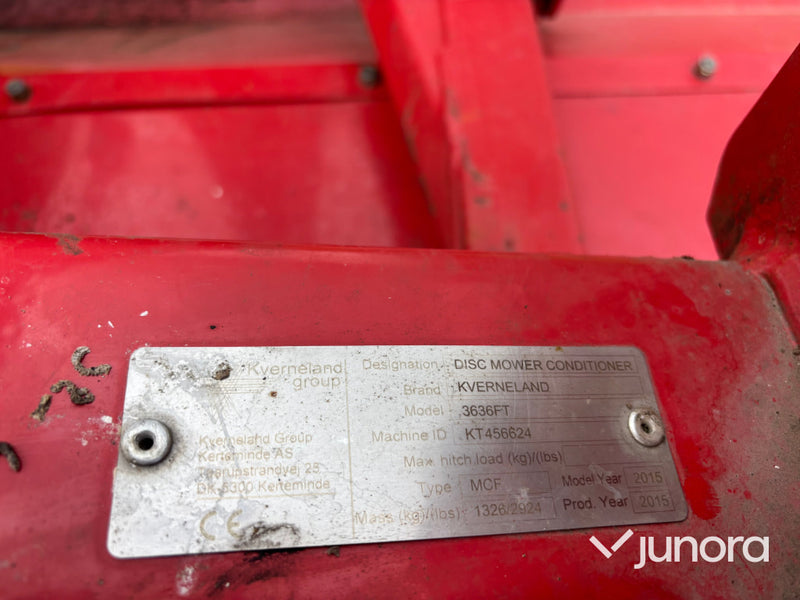 Frontmonterad slåtterkross