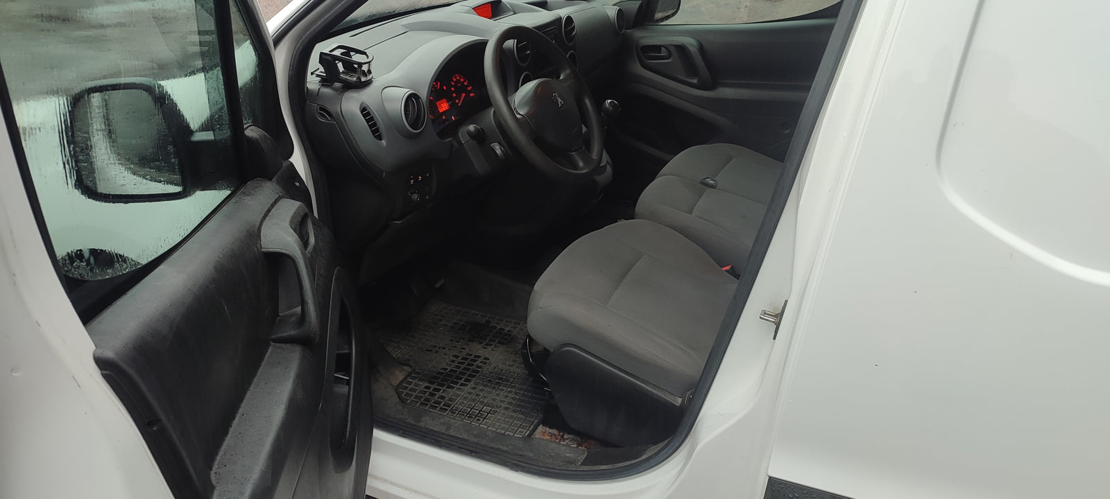 Peugeot partner van 1.6 hdi 2013