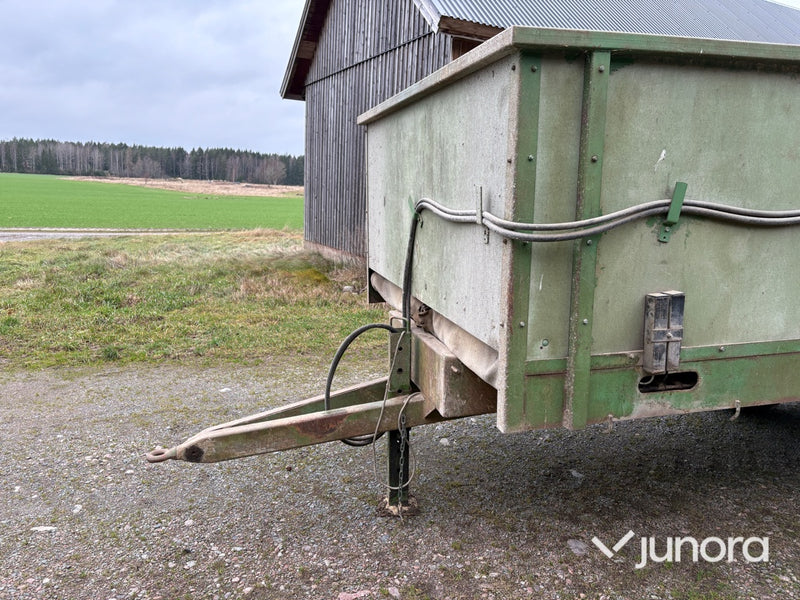 Potatiskärra – eldriven bottenmatta, hydraulisk baklucka