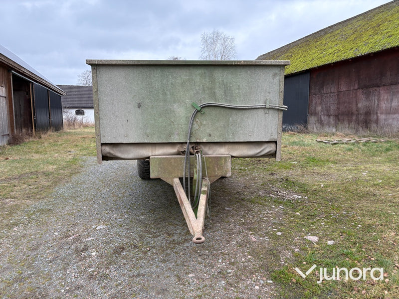 Potatiskärra – eldriven bottenmatta, hydraulisk baklucka