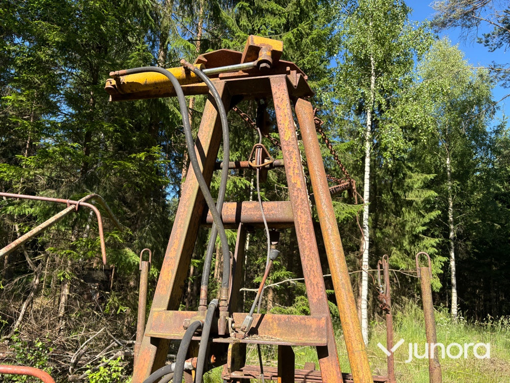 Skogsvagn - STA, Med hydraulisk kran