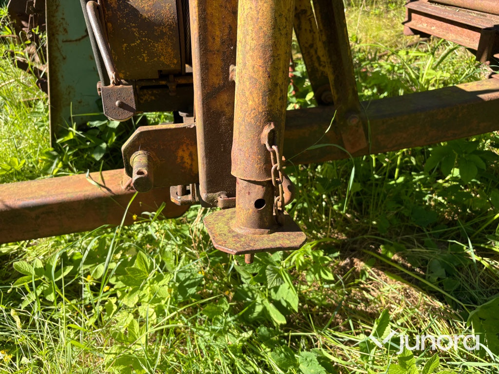 Skogsvagn - STA, Med hydraulisk kran