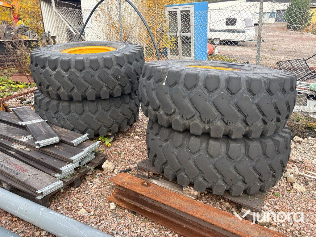 Lastmaskinsdäck - Loadmaster 20.5-25 4st
