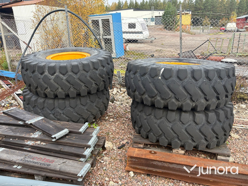 Lastmaskinsdäck - Loadmaster 20.5-25 4st