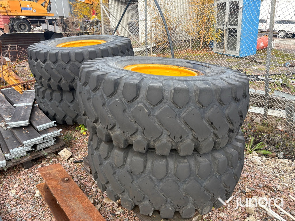 Lastmaskinsdäck - Loadmaster 20.5-25 4st