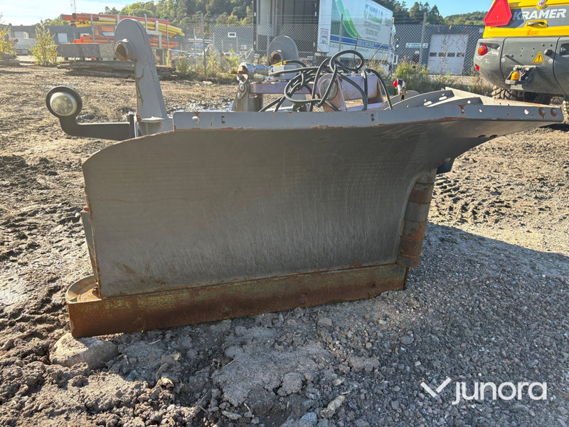 Hjullastare + Vikplog - Kramer 8115, Holms