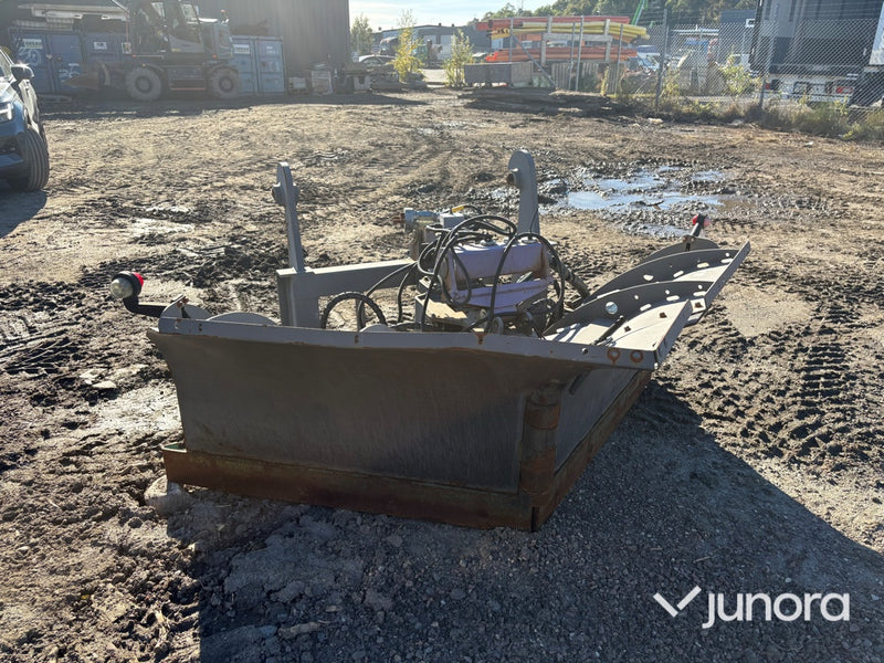 Hjullastare + Vikplog - Kramer 8115, Holms