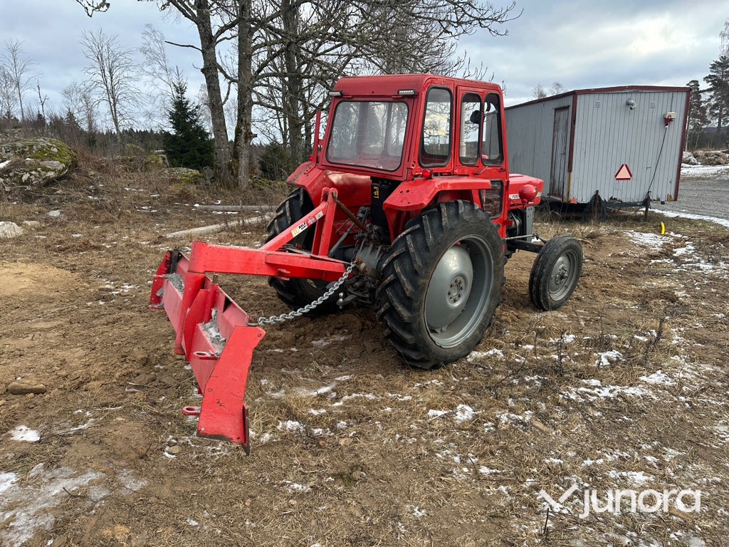 Traktor - Massey Ferguson 135