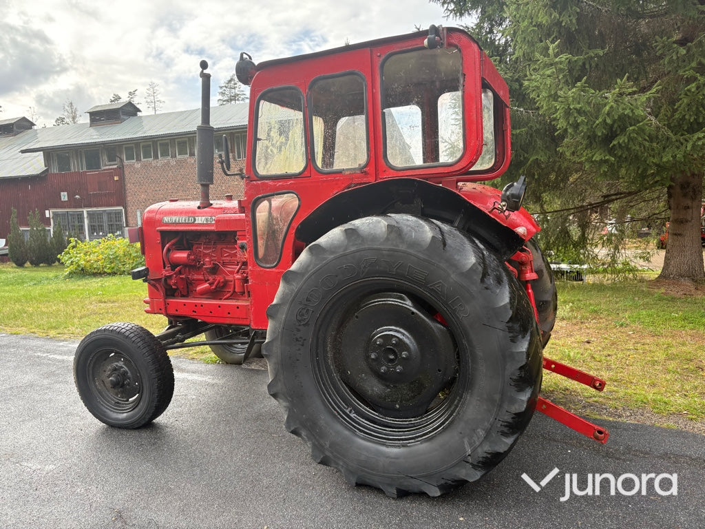 Traktor Nuffield 10/60