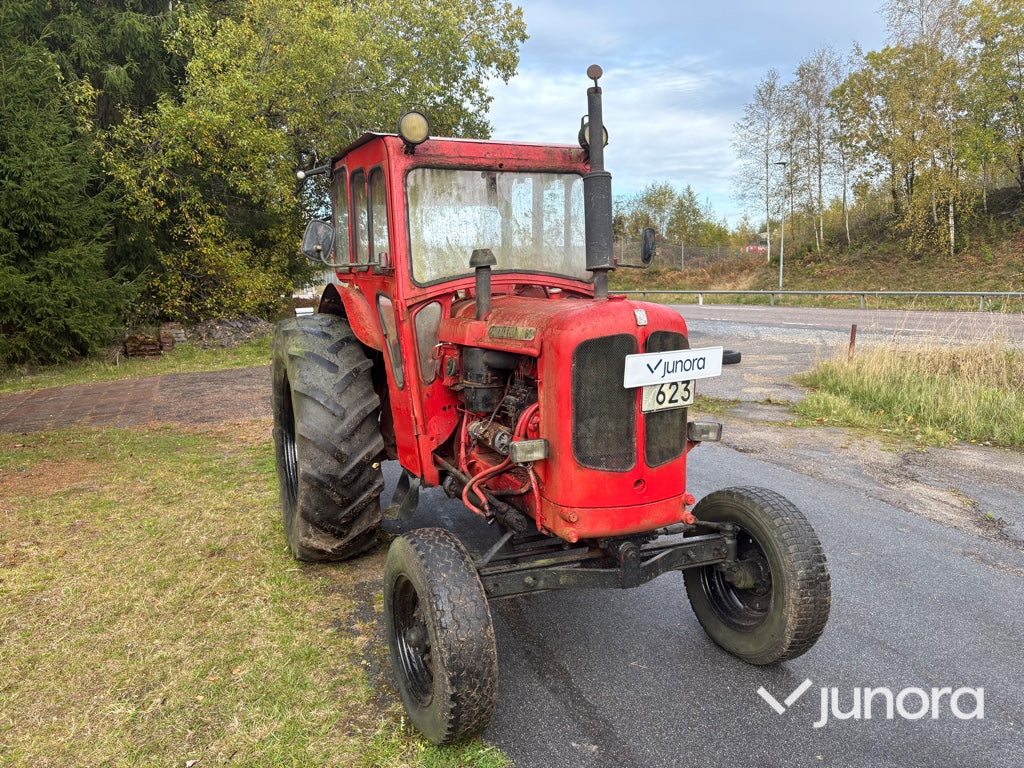 Traktor Nuffield 10/60