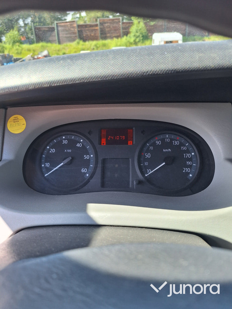 Renault Trafic 08