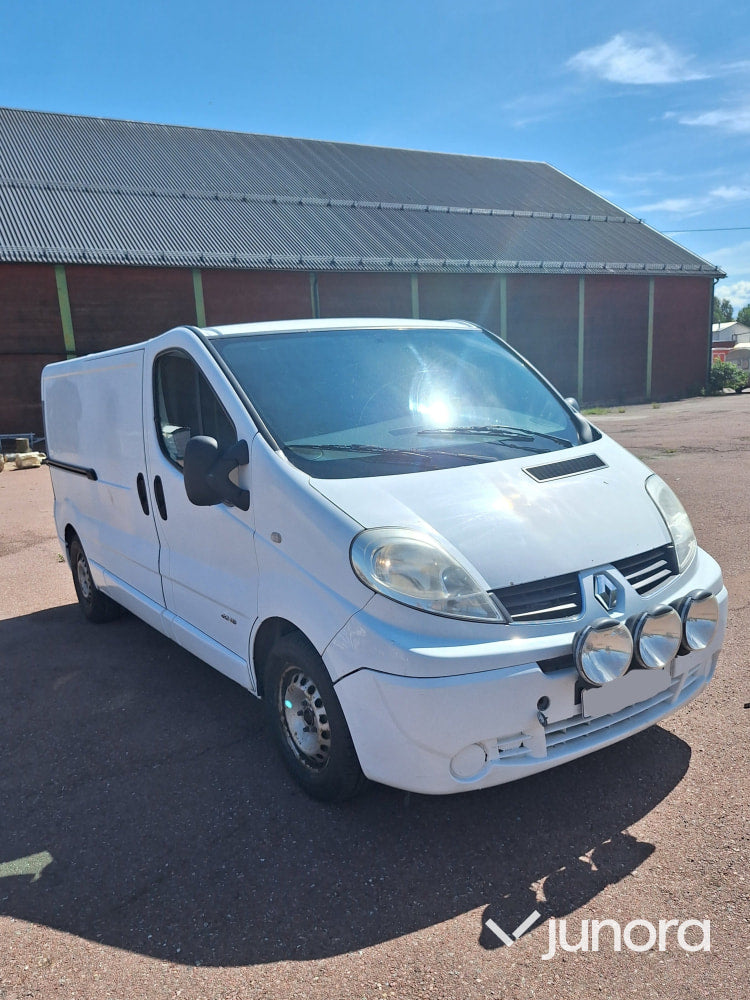 Renault Trafic 08