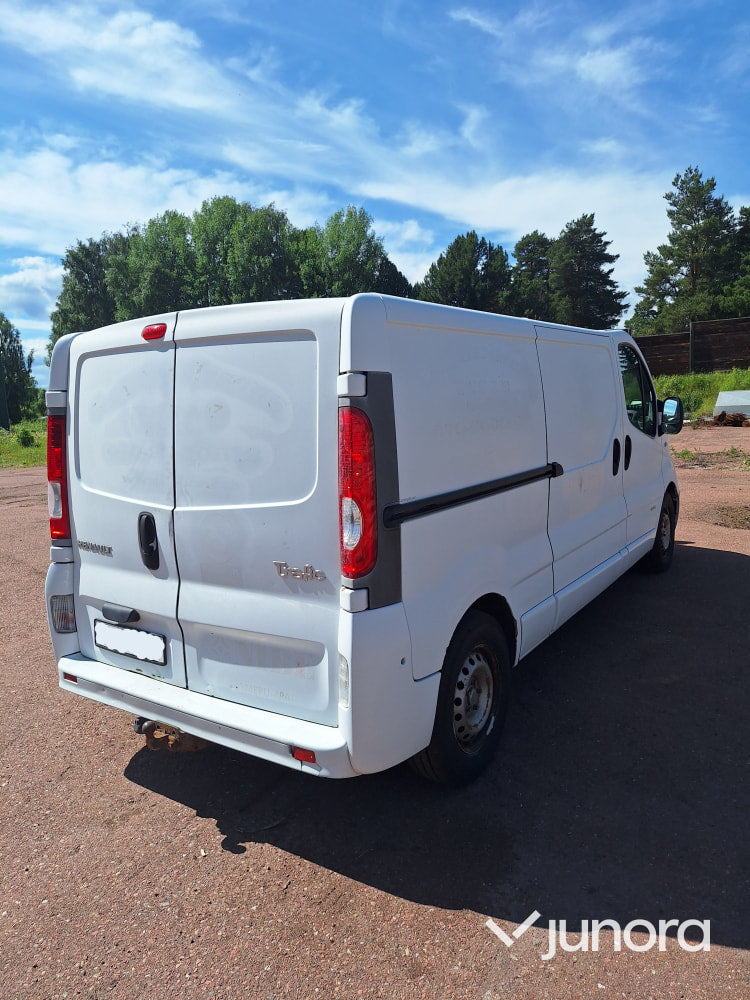 Renault Trafic 08