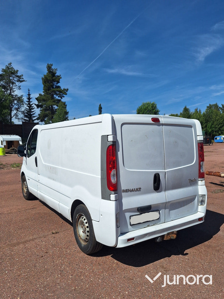Renault Trafic 08