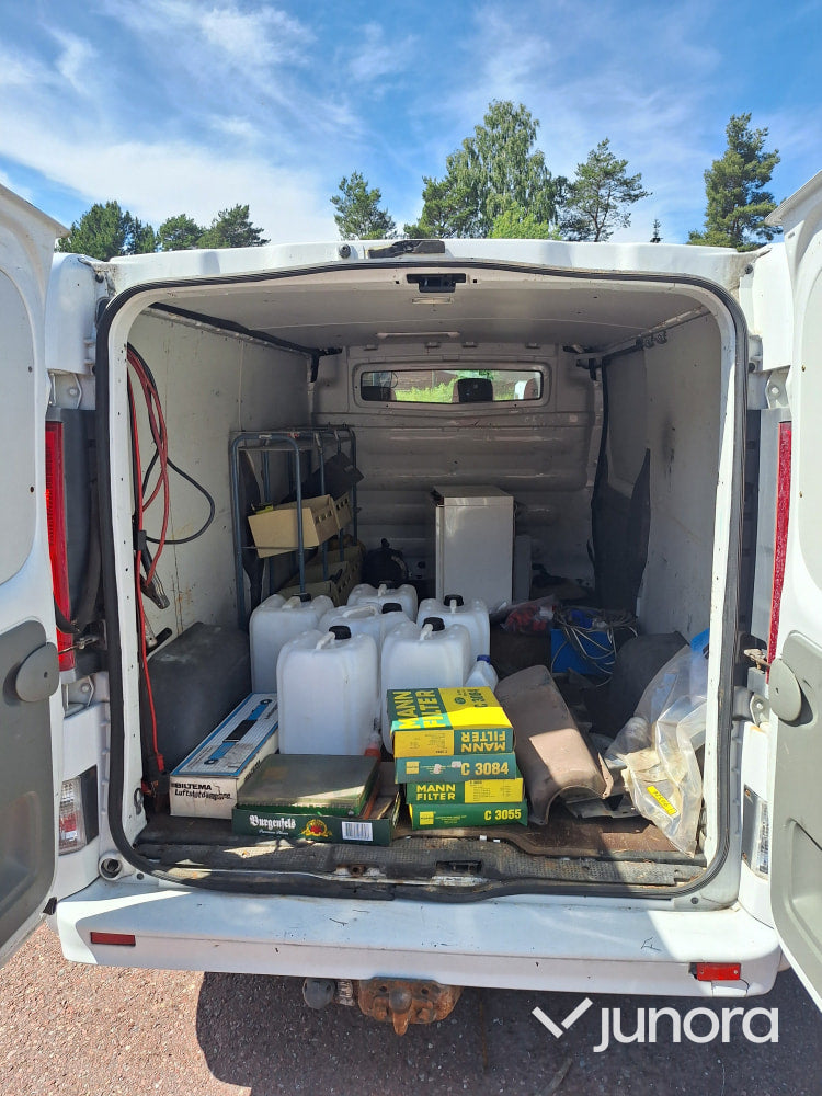 Renault Trafic 08
