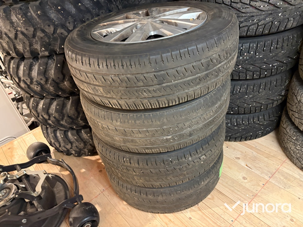 Sommardäck - 205 / 65 R100, 4st