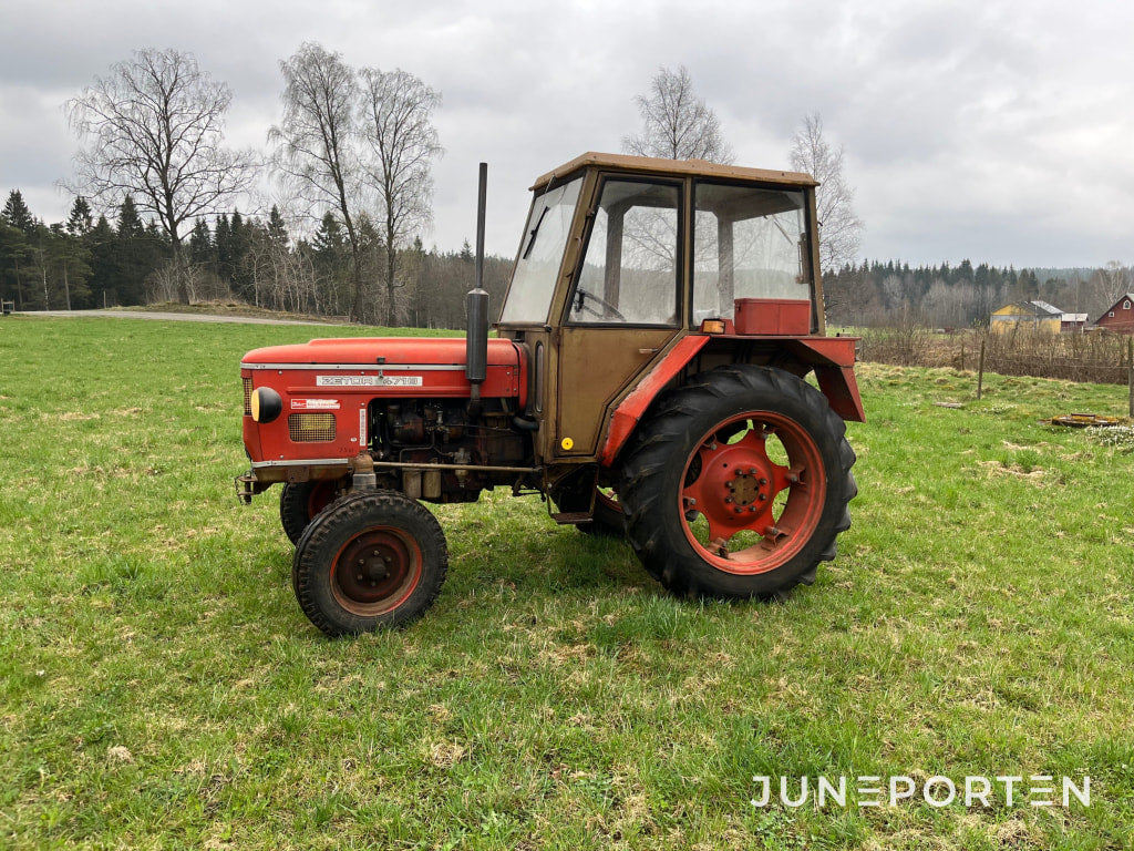 Traktor Zetor 4718