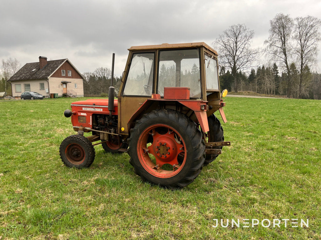 Traktor Zetor 4718