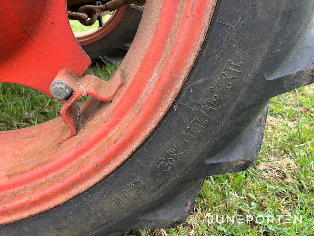 Traktor Zetor 4718
