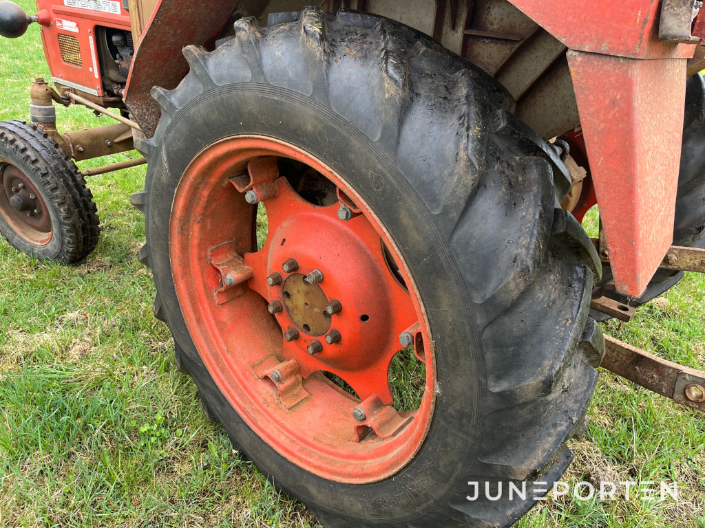 Traktor Zetor 4718