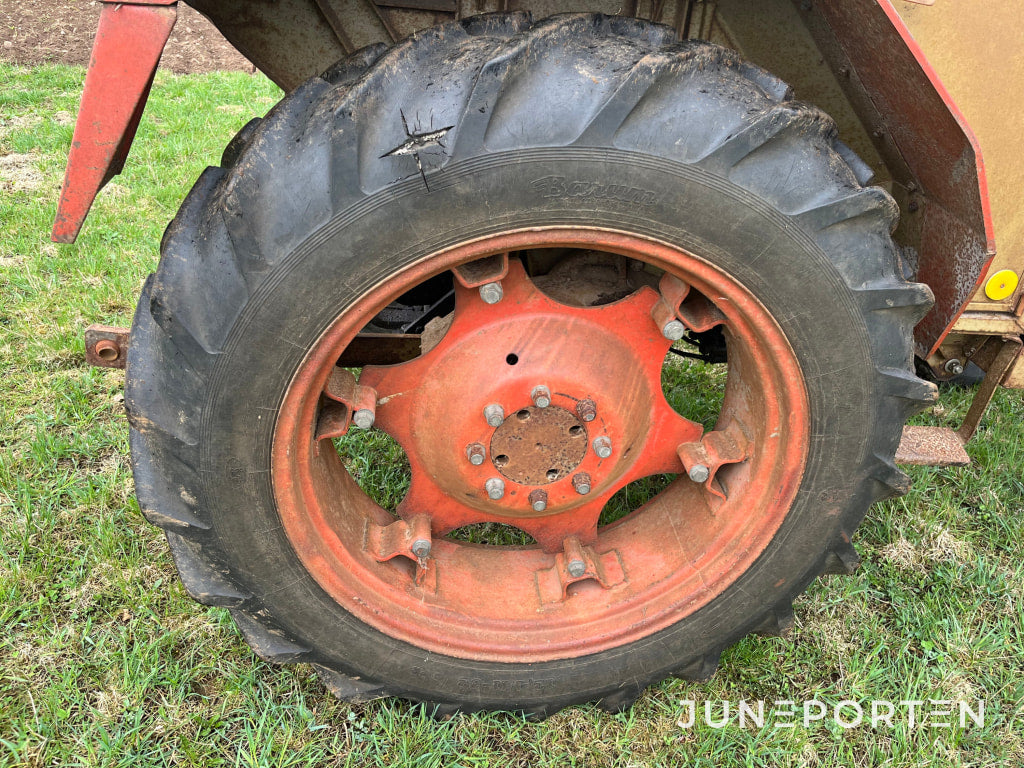 Traktor Zetor 4718