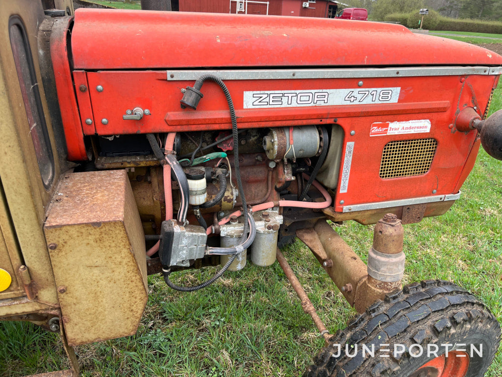 Traktor Zetor 4718