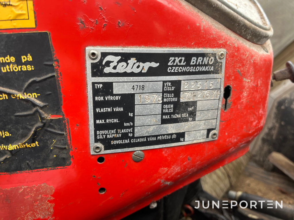 Traktor Zetor 4718