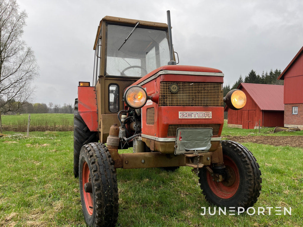 Traktor Zetor 4718