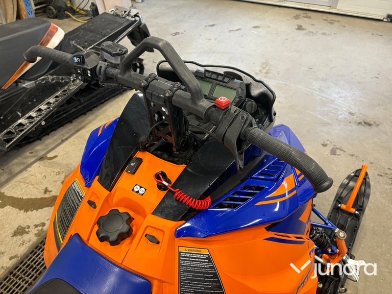 Snöskoter Yamaha SR Viper XTX 146