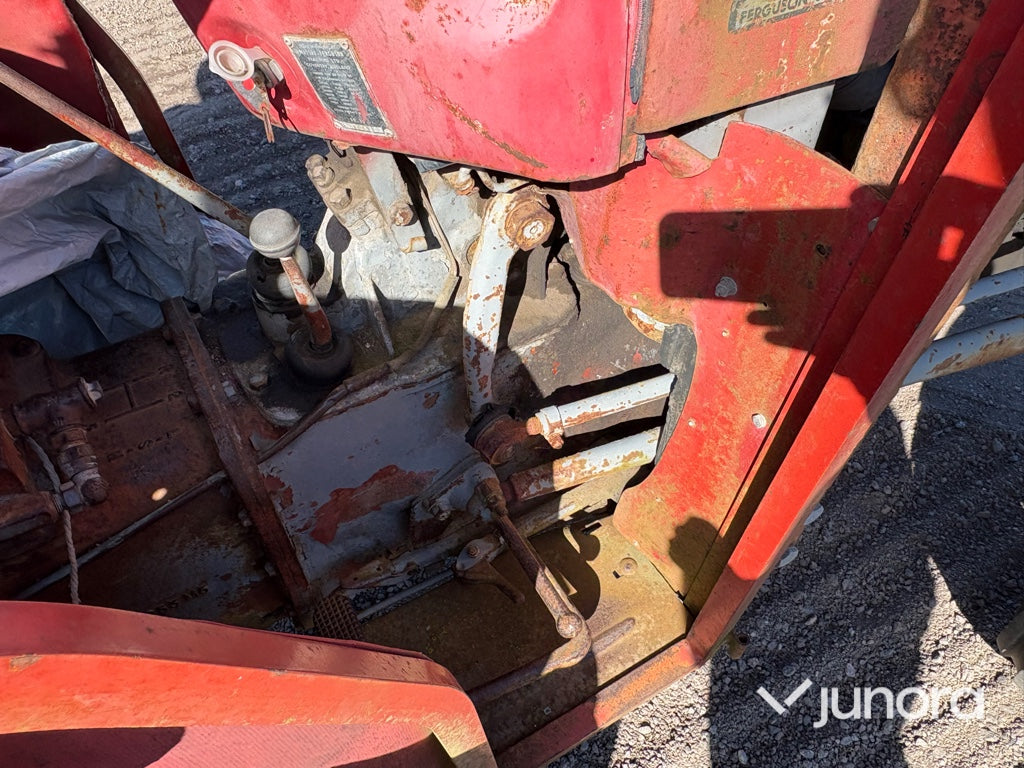 Traktor - Massey Ferguson, MF 35