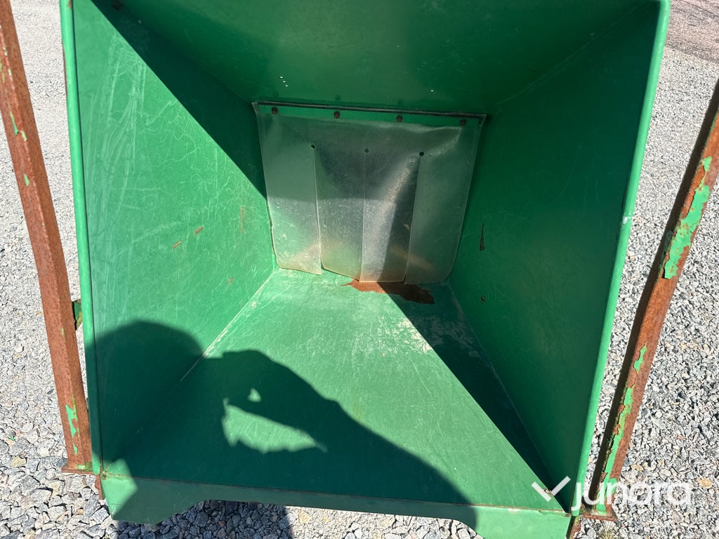 Flistugg - Agri Implement, BX 62 R
