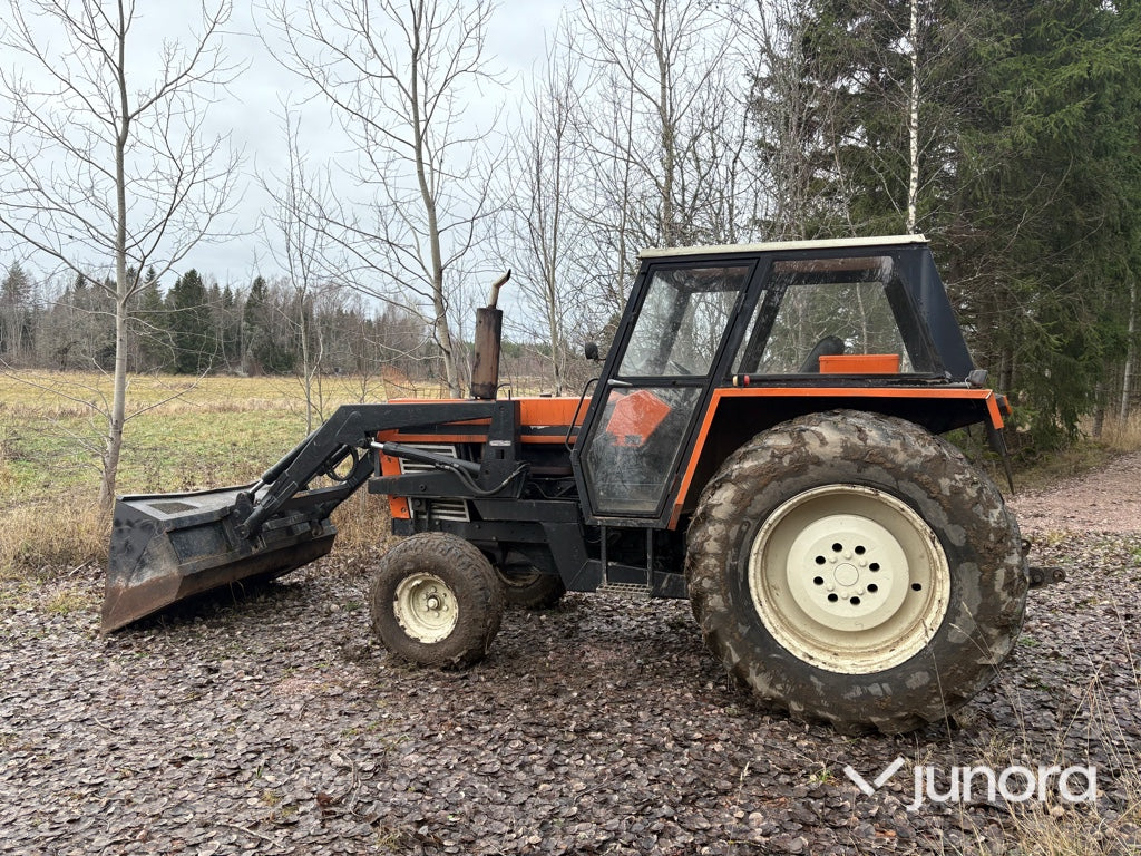 Traktor + Frontlastare - Ursus, C 385