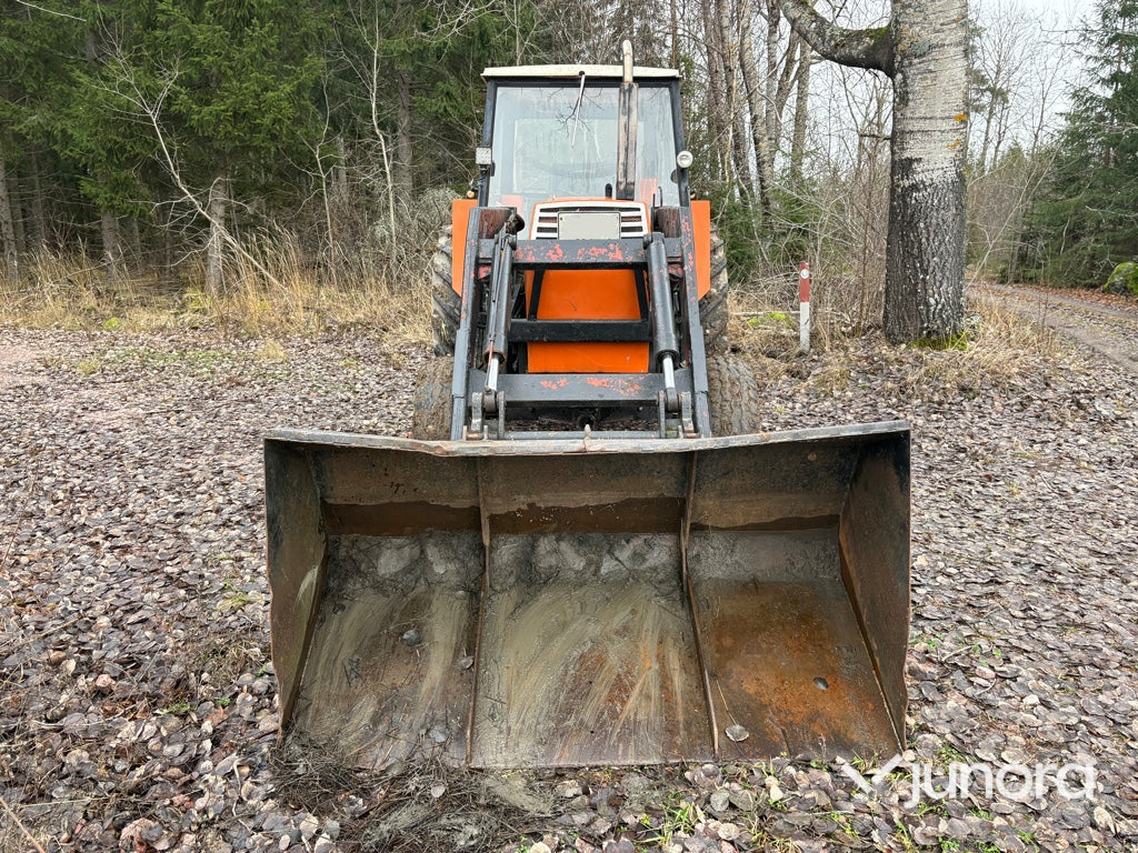 Traktor + Frontlastare - Ursus, C 385
