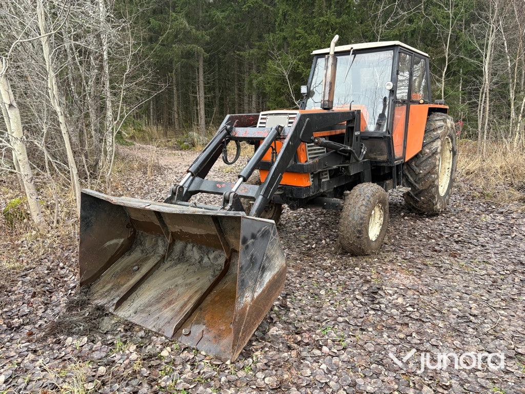 Traktor + Frontlastare - Ursus, C 385