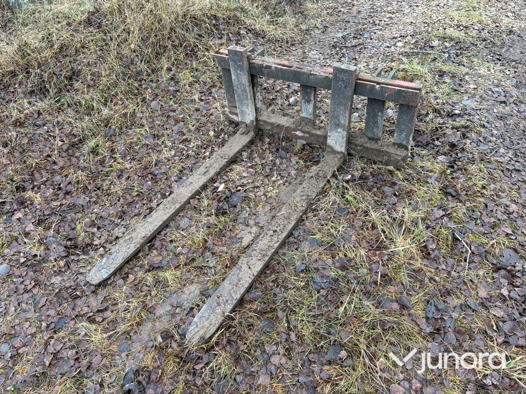Traktor + Frontlastare - Ursus, C 385