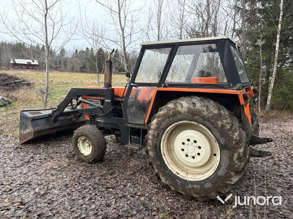 Traktor + Frontlastare - Ursus, C 385