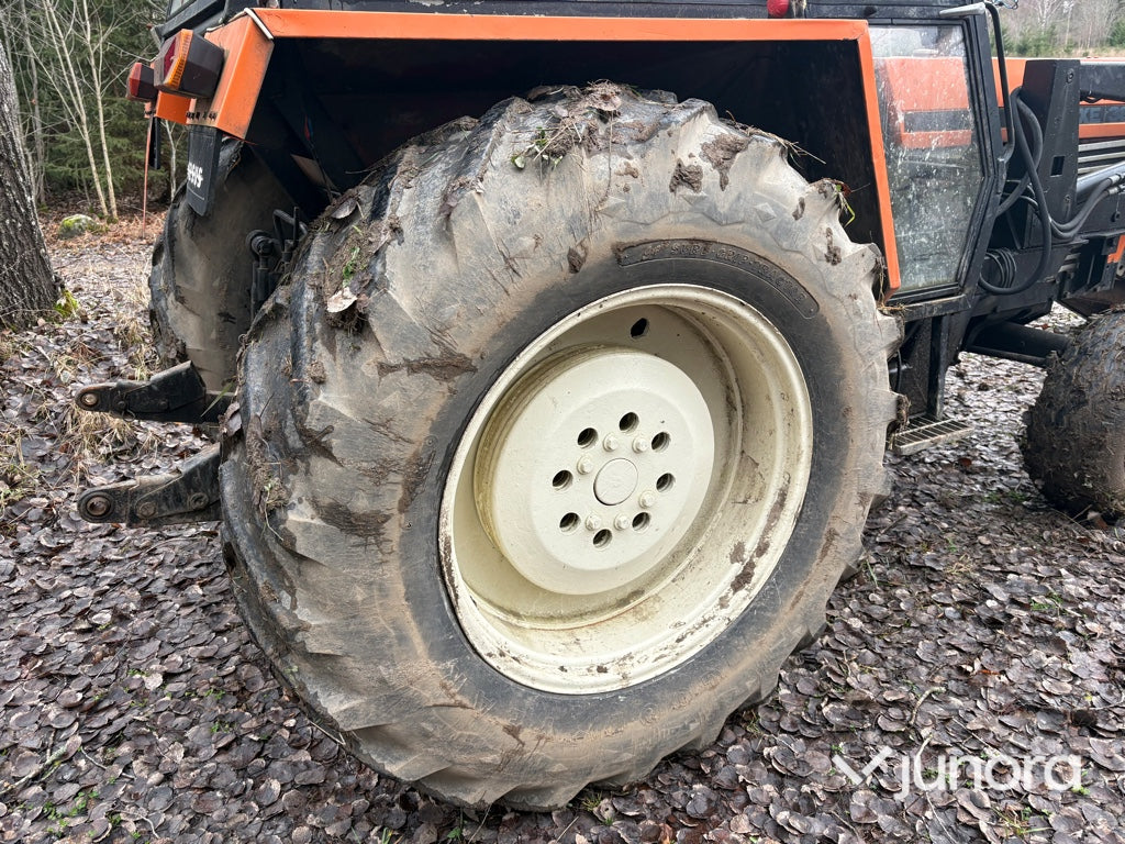 Traktor + Frontlastare - Ursus, C 385