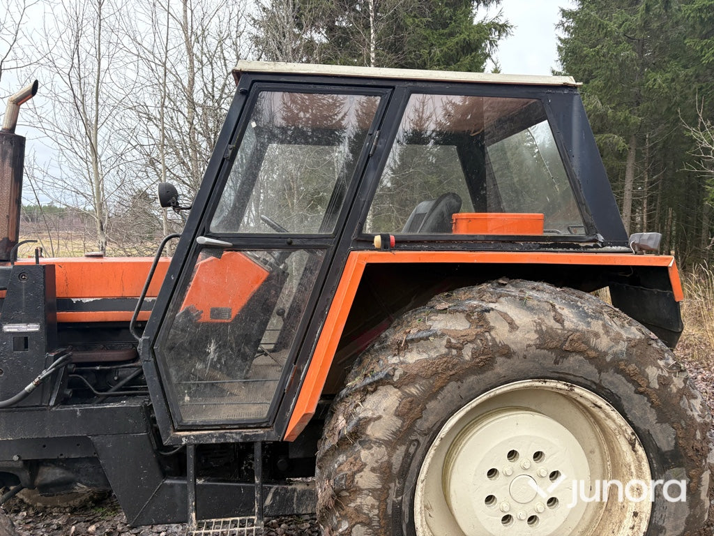 Traktor + Frontlastare - Ursus, C 385