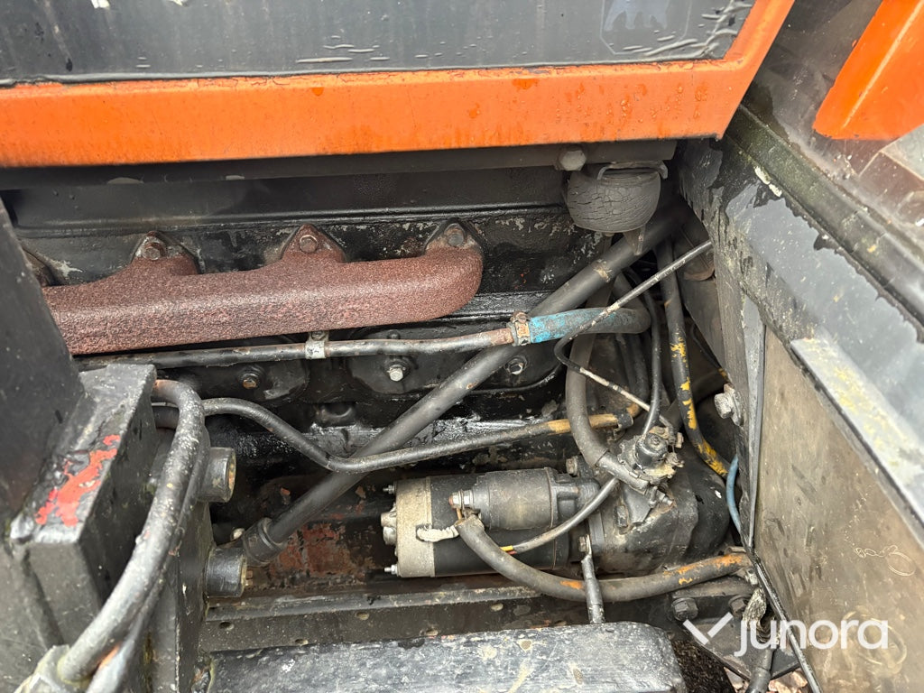 Traktor + Frontlastare - Ursus, C 385