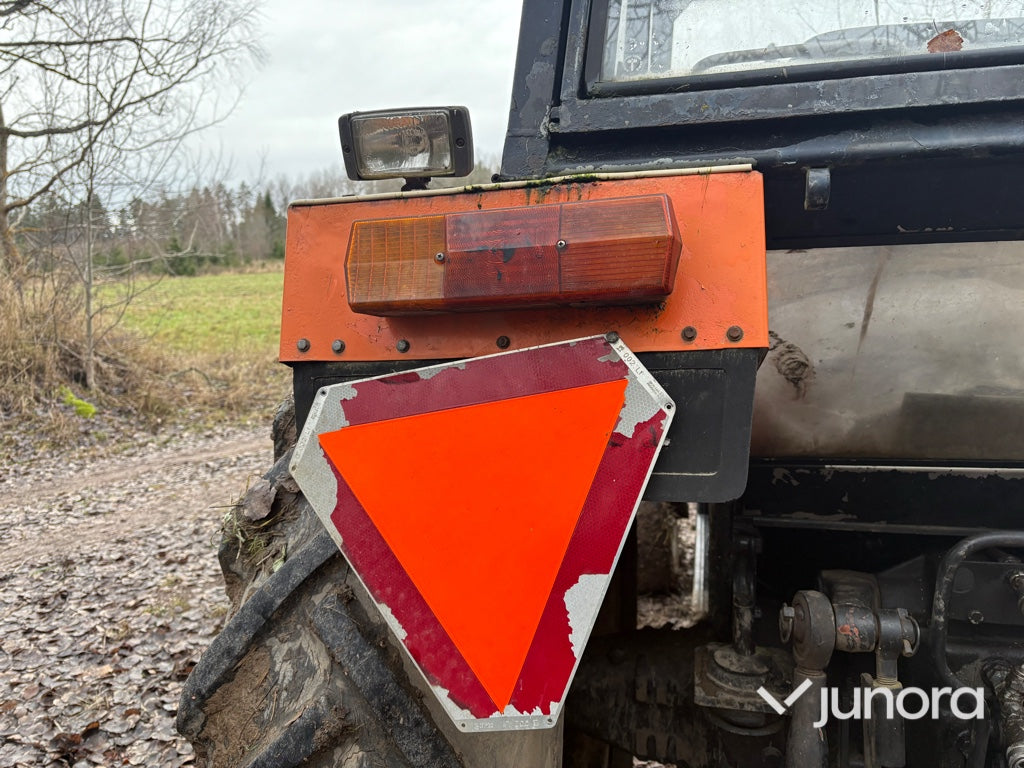 Traktor + Frontlastare - Ursus, C 385