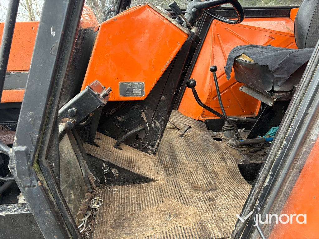 Traktor + Frontlastare - Ursus, C 385